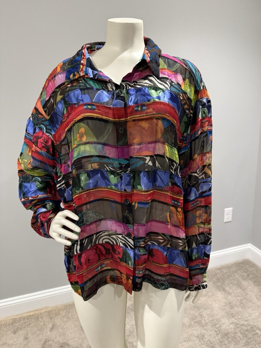 Chico's Women's Size 3 (12/14) Silk Rayon Blouse Top Vibrant Abstract Print